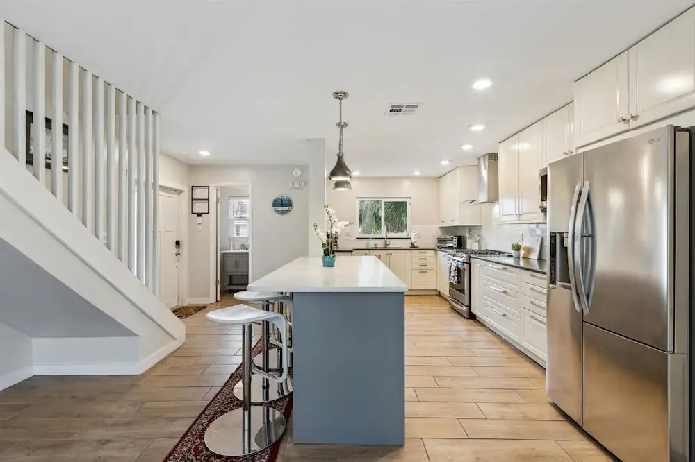 10 Colonial Drive