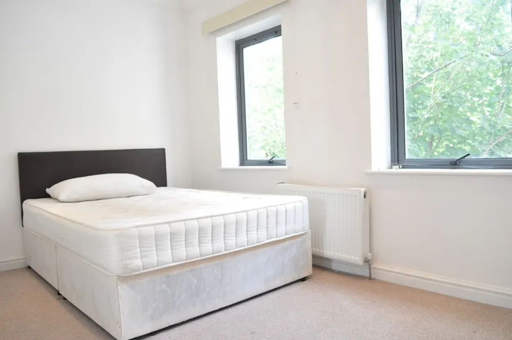 Spacious Contemporary 2 Bedroom Flat Near Camberwell