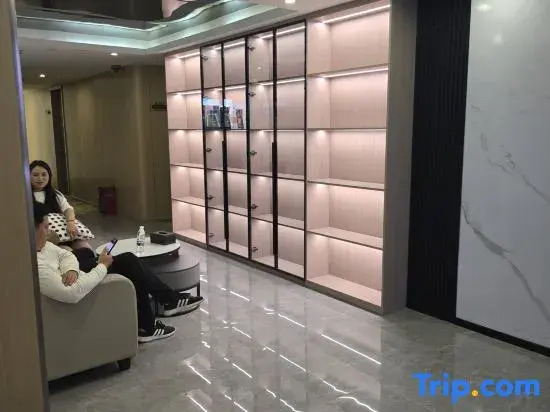 Shanghai Fengqiao Night Mooring Hotel (Shanghai Wildlife Park Branch)