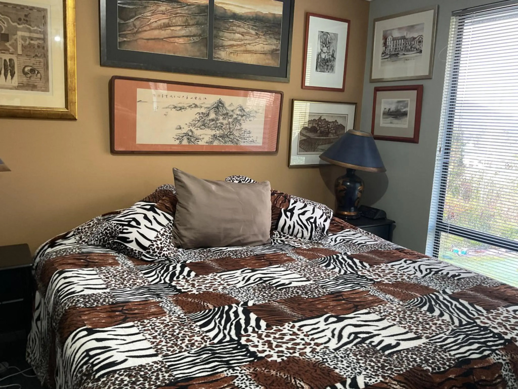 Bob Brown Room Art House