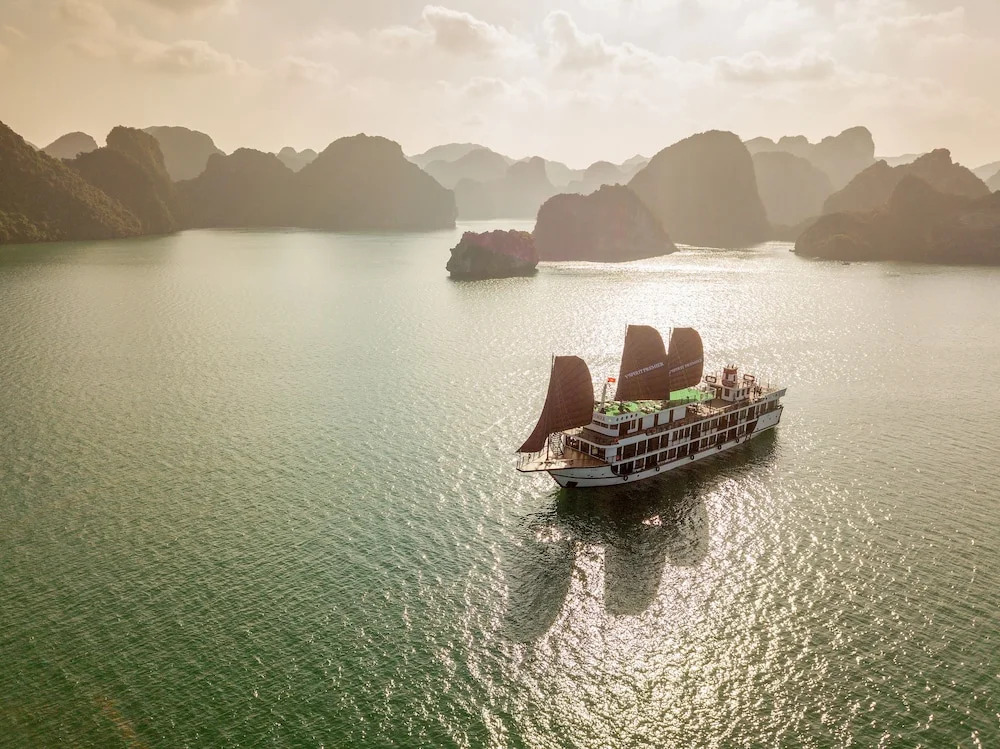V'Spirit Premier Cruise