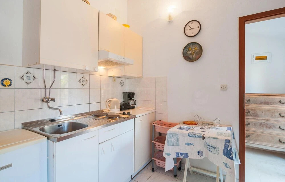Awesome Apartment in Sutivan With 2 Bedrooms, Wifi and Outdoor Swimming Pool