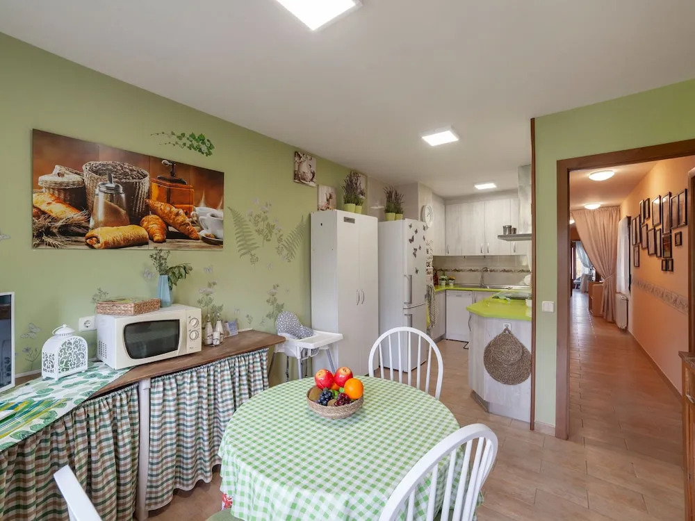Stunning Mansion in Riaza With Balcony