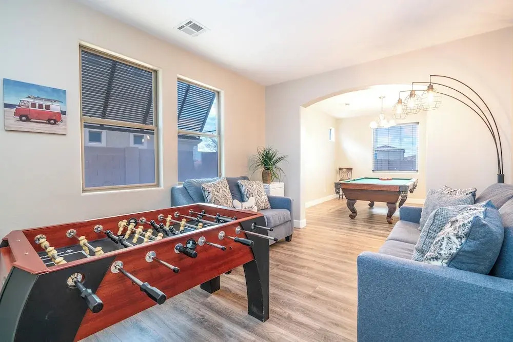 Pool & Patio: Family-friendly Goodyear Home!