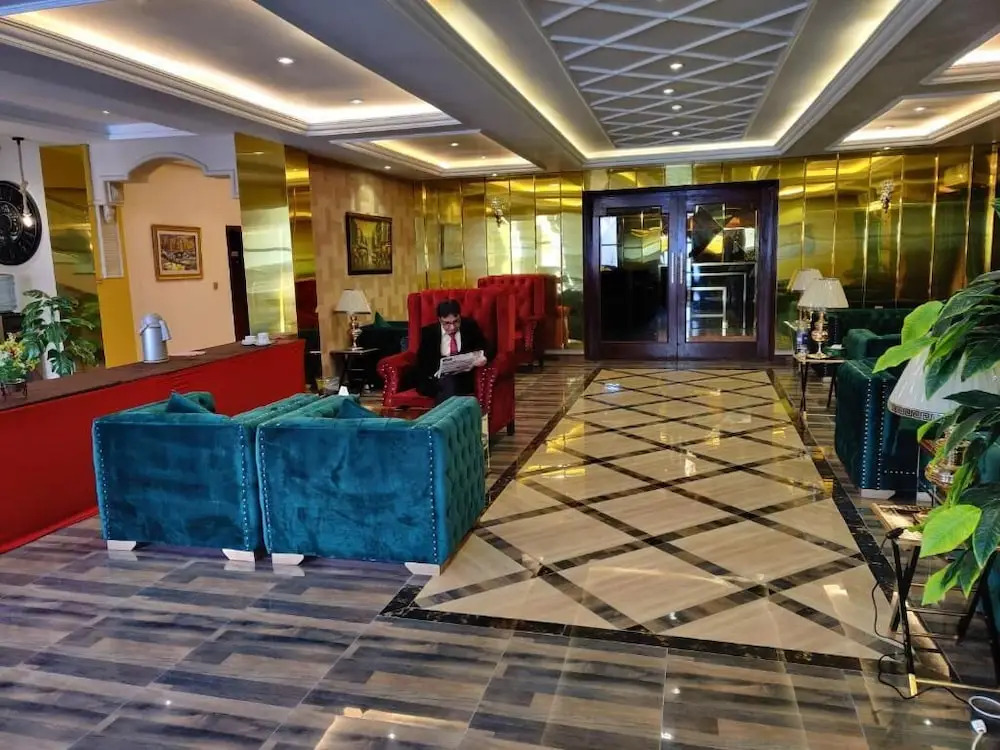 Royal Mansion Hotel