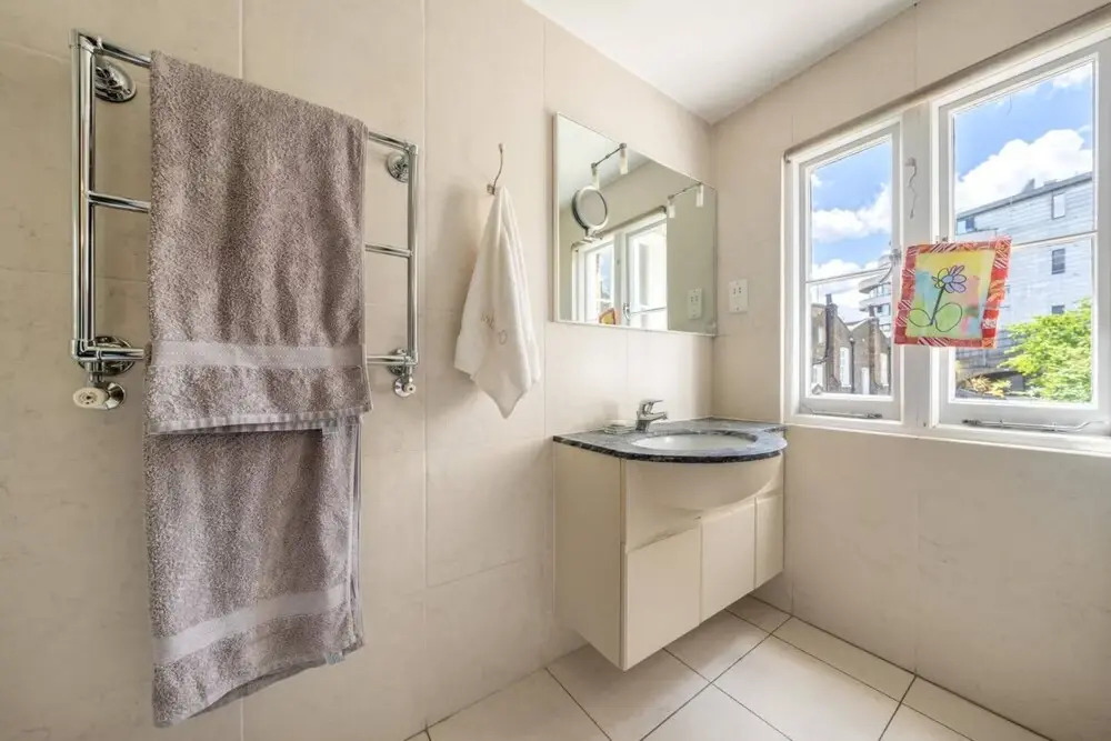 Stunning 3 Bedroom Apartment in Trendy Chalk Farm