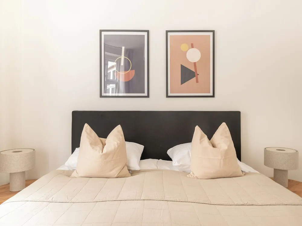 Noble - Fantastic 5-bdr Apt in the Capital