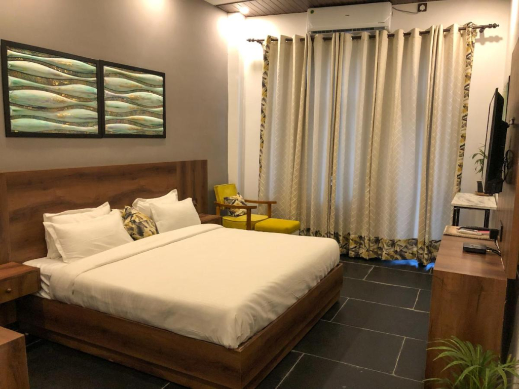 Meeram Ganga - A boutique homestay by the Ganges