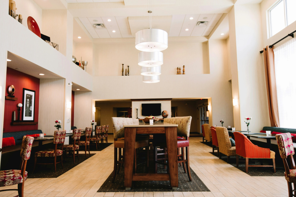 Hampton Inn & Suites Minot