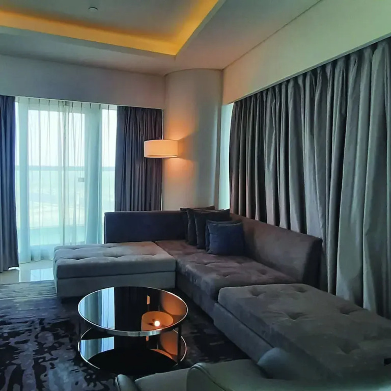 Quill Residence Three Bedroom Apartment with 5 Star Amenities