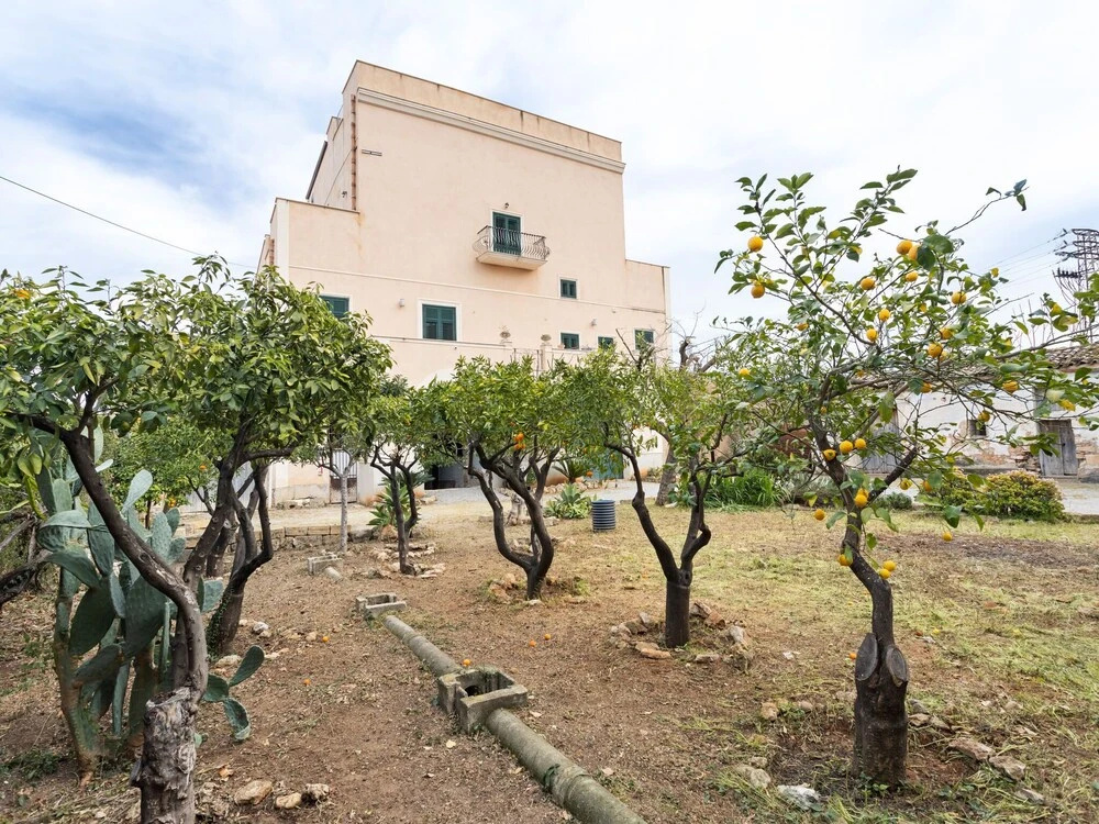 Enticing Holiday Home in Portella di Mare Near Sea Beach
