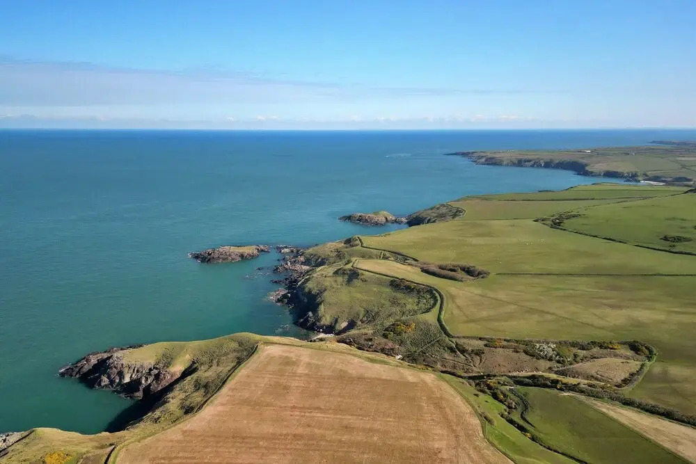 Coastal Retreat on Wales Path With Sea Views