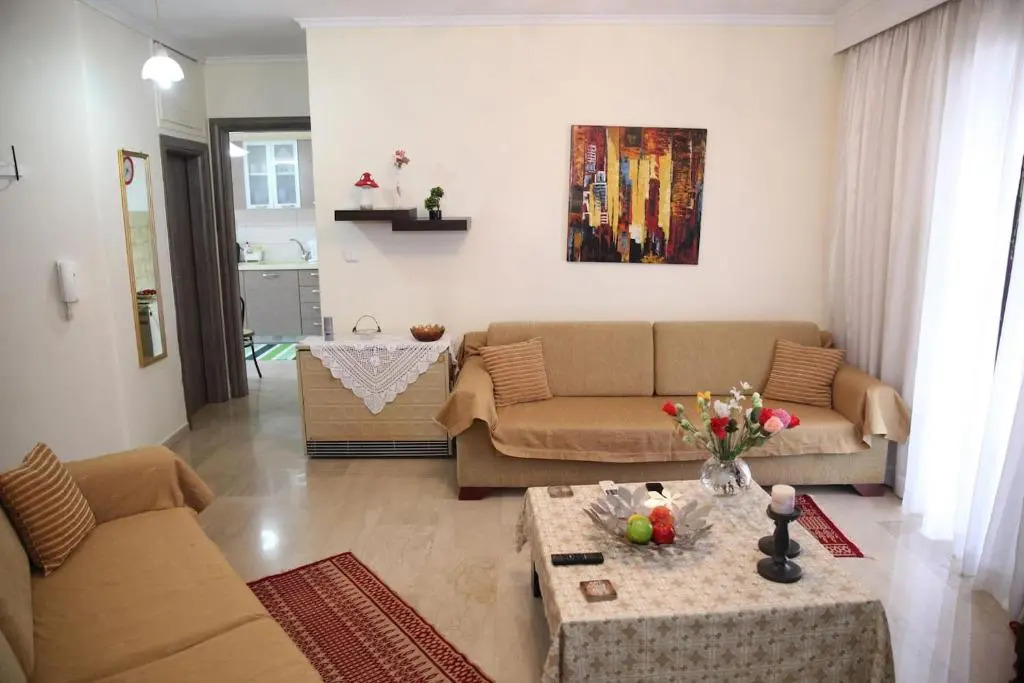 Cozy/Comfortable flat 50 sq flat, 15' from city's centre. Great VFM!