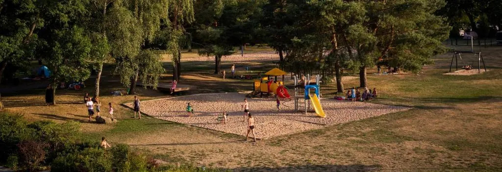 Ferienhaus Elbharmonie - Hunde willkommen, Garten vollständig umzäunt, Pool, Kamin und Spielzimmer - super für Familientreffen
