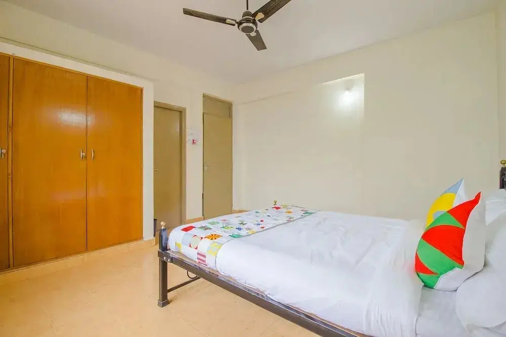 OYO 19181 Home Bright 2BHK Near Club Cubana