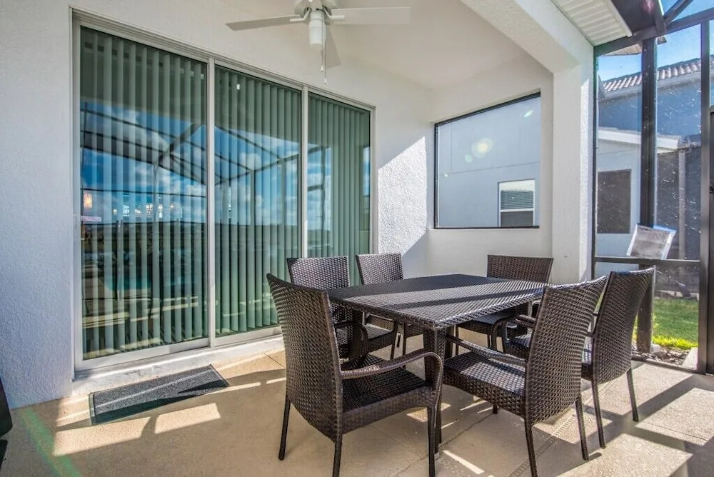 4755kcc 5 Bedroom Villa by RedAwning