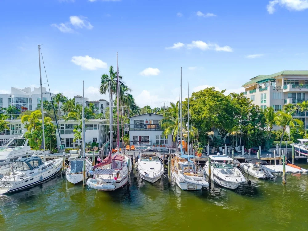 320-1 Las Olas Boulevard