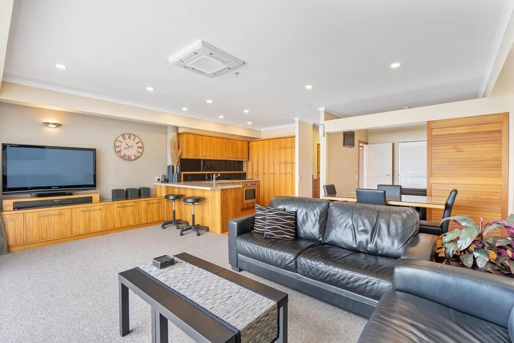 QV Waterfront Apt with Wifi - 946