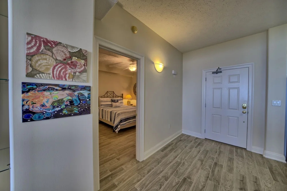 Marvelous Condo with Beachside Pool and Free Poolside WiFi - Unit 0902 by RedAwning
