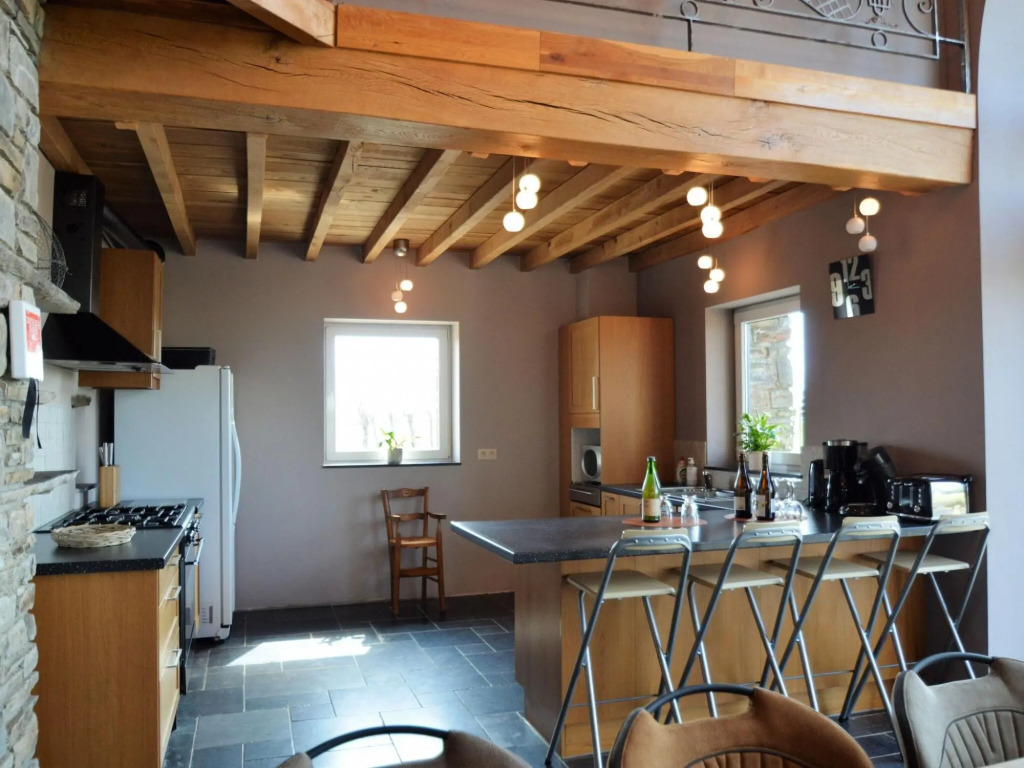 Very spacious house with sauna, spa and countryside views