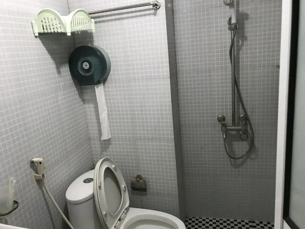Oyo 442 Holiday Hotel