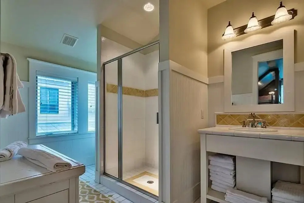 Ocean 52 3 Bedroom Holiday Home by Five Star Properties