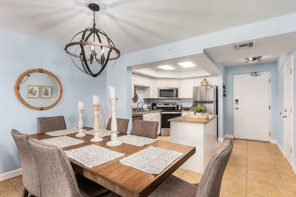 Beach Villas # 305 - Recently Refereshed! 2 Bedroom Condo by RedAwning