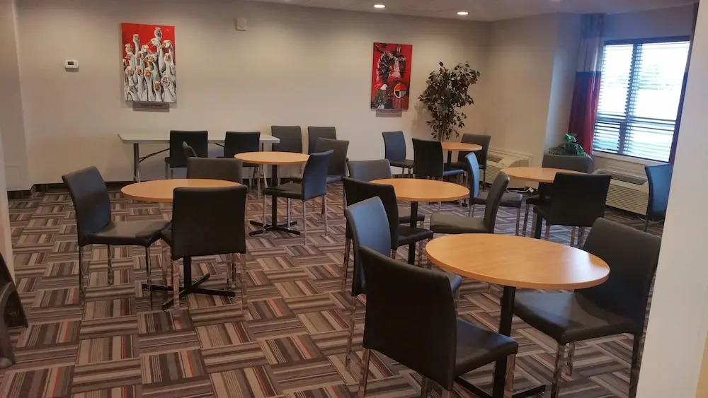 Microtel Casselman