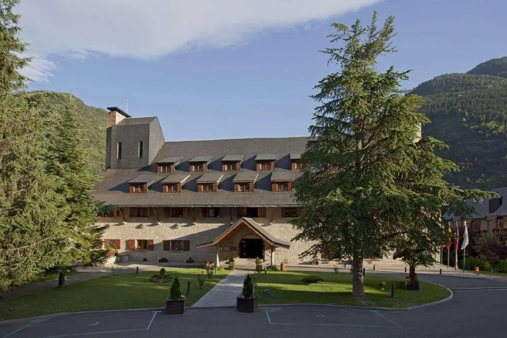 Parador de Artíes