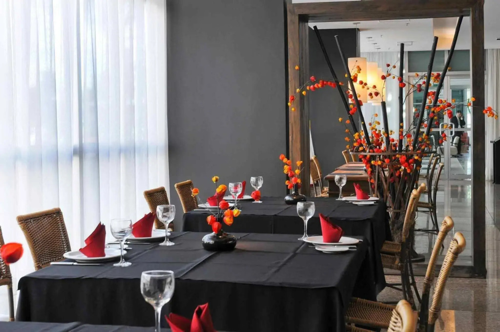 FLAT NO MERCURE BRASÍLIA LIDER, COM LIMPEZA DIÁRIA GRÁTIS, AO LADO DA ESPLANADA DOS MINISTÉRIOS, ESTÁDIO MANÉ GARRINCHA E CENTRO DE CONVENÇÕES, COM PISCINA, ACADEMIA, RESTAURANTE, RECEPÇÃO 24HS By REI DOS FLATS