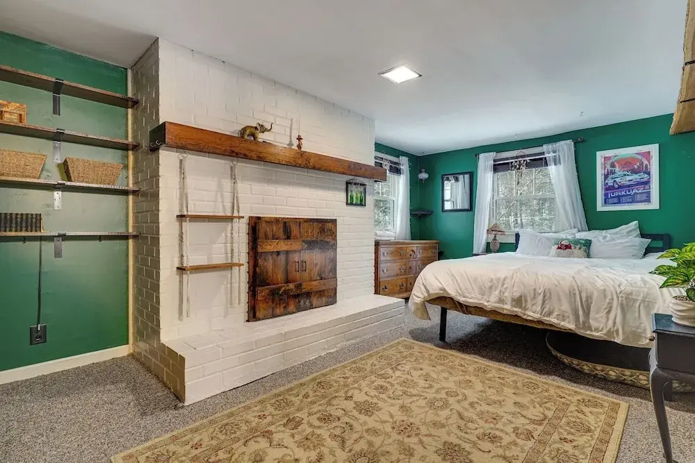 3 Mi to Mount Snow: Spacious West Dover Home
