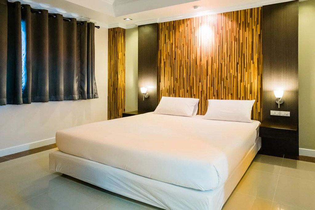 The Rich Hotel