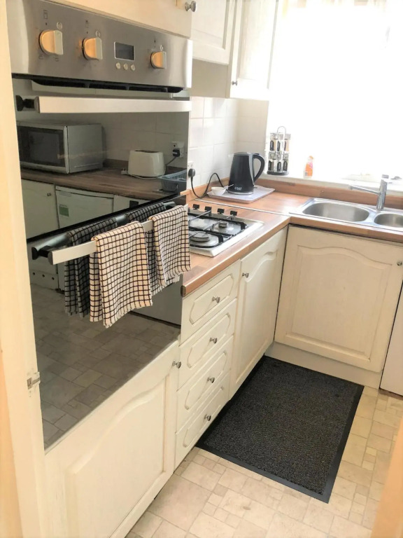 Spacious West London Apartment
