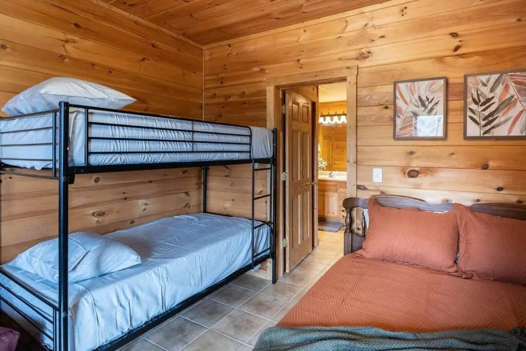 MTN Cabin Sleeps 10 - 5 Mins To Fishing & Camping