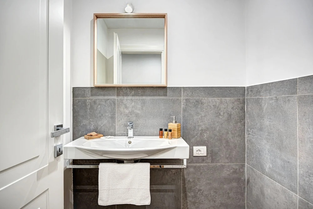 Luxury Blues Apartment
