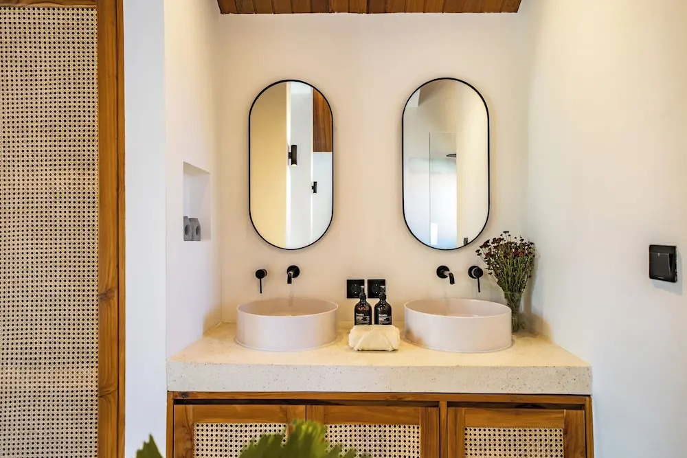 Uluwatu Surf Sanctuary Villa