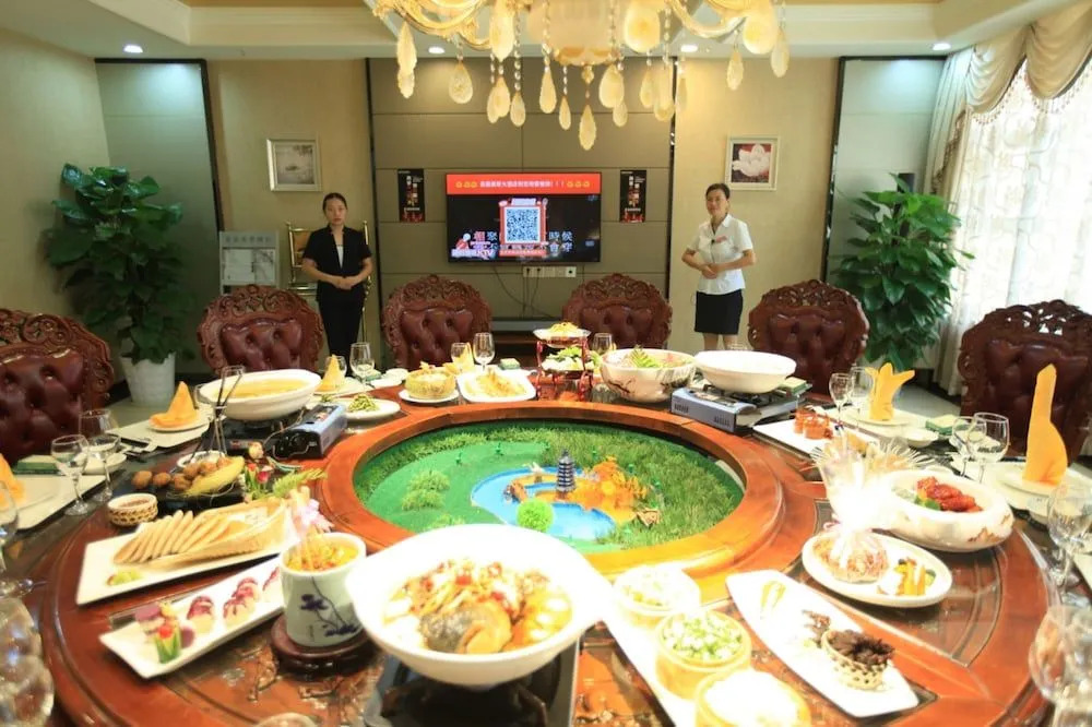 Liangchen Meijing Hotel