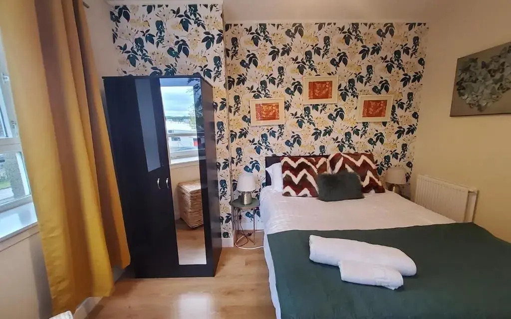 Sensational Stay Serviced Accommodation Aberdeen 4 Bedroom Apt - Bedford Avenue