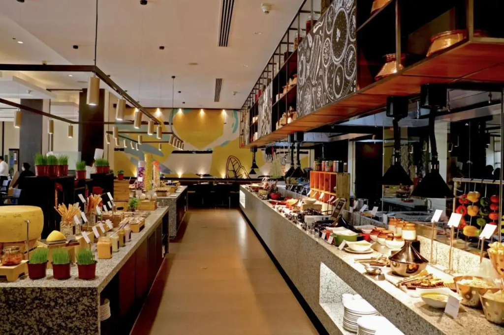 Alexander Luxury Hotel