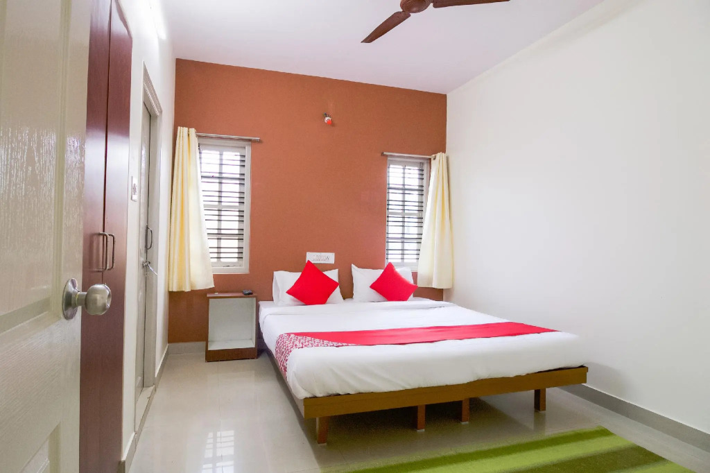 FabHotel Manyu Inn