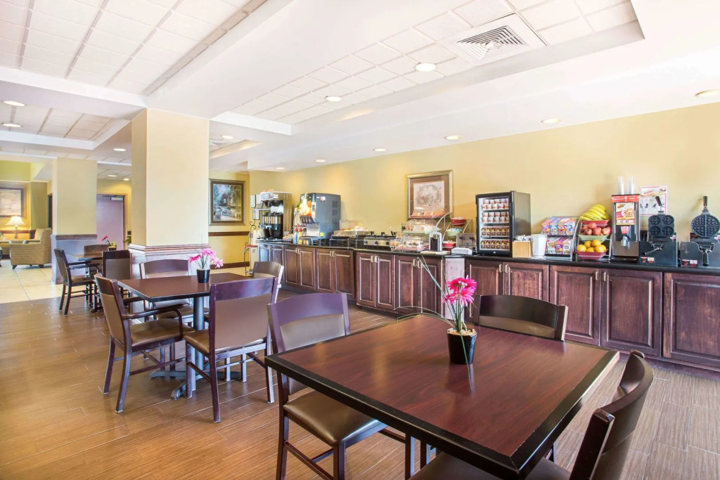 Holiday Inn Express & Suites - Mobile - I-65 by IHG