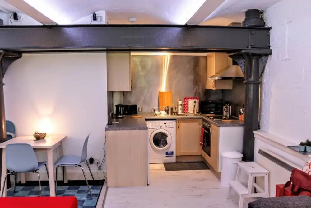 The Old Whisky Bond Studio Apartment