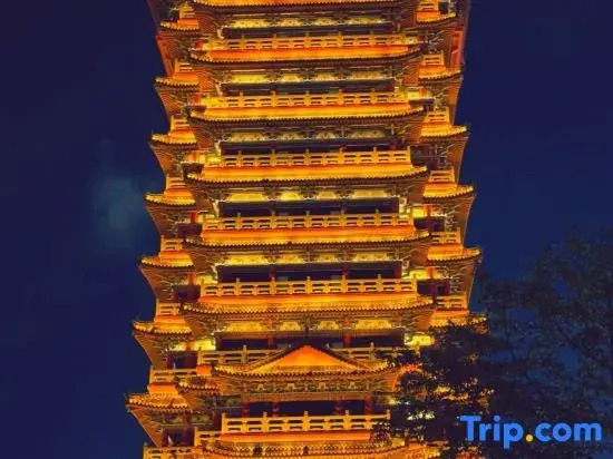 Zhenyue Meijing Hotel (Qinzhou Baishihu Park Wuyue Plaza)
