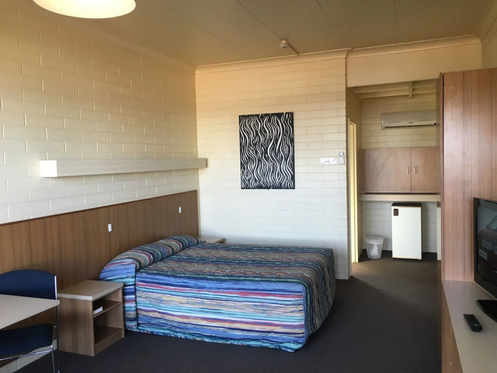 Opal Inn Hotel, Motel, Caravan Park