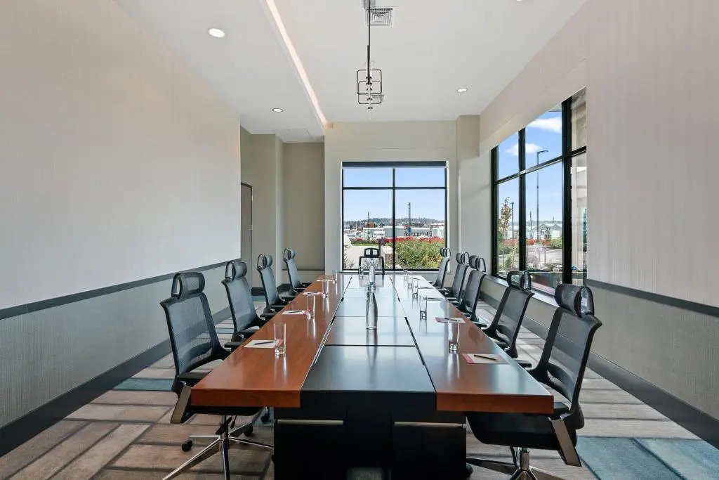 Hotel Indigo Seattle Everett Waterfront Place by IHG