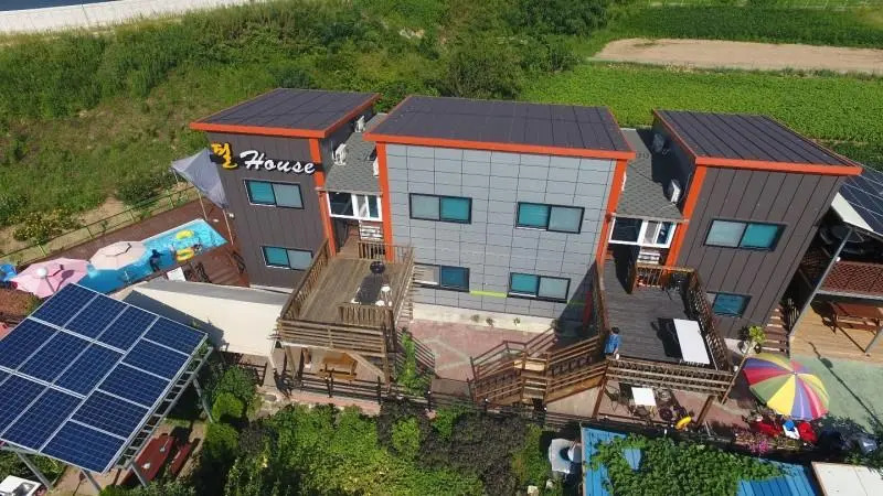 Gyeongju Feelhouse Pension
