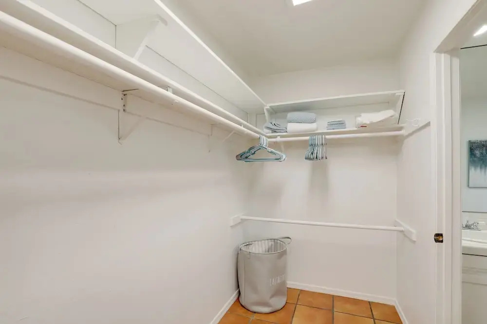 Tucson Townhome w/ Private Patio & Mtn Views!