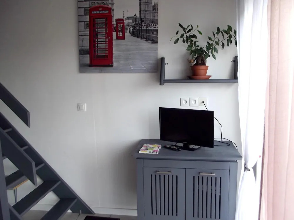 Studio in Pédernec, With Furnished Terrace and Wifi - 25 km From the B