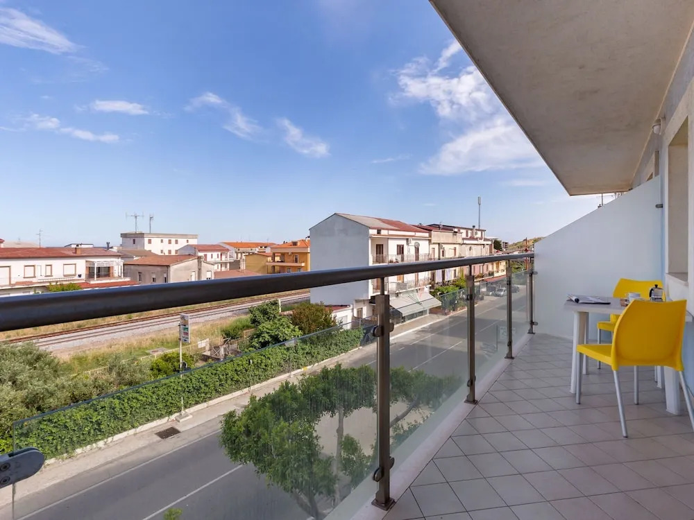 Upscale Apartment in Torre Melissa near Beach