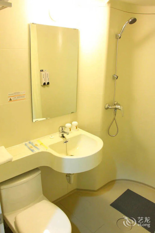 Super 8 Hotel